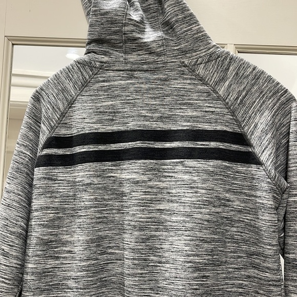 Bundle 2 Items for $20😀 VS Pink Hoodie - Picture 4 of 13